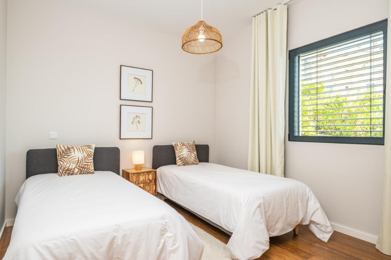 Apartment With Ocean View And Parking ฟุงชาล ภายนอก รูปภาพ